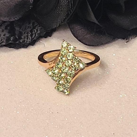 NWT Swarovski Peridot Crystal Bypass Ring 7 - Picture 11 of 11